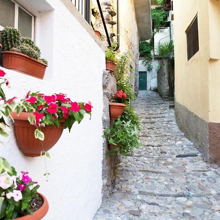 Charming Moment Di Villa Porta - Borgo Antico Луїно Екстер'єр фото